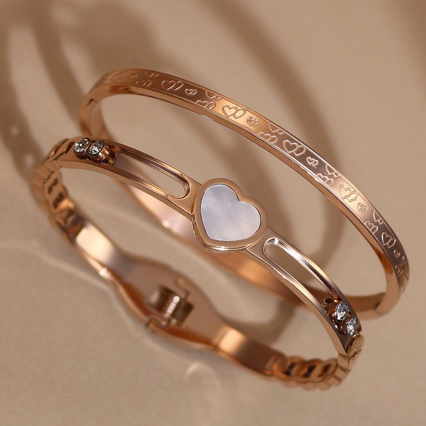 Luxury Heart-Shaped Shell Zircon Design 18K Gold-Plated Stainless Steel Bracelet Bangles