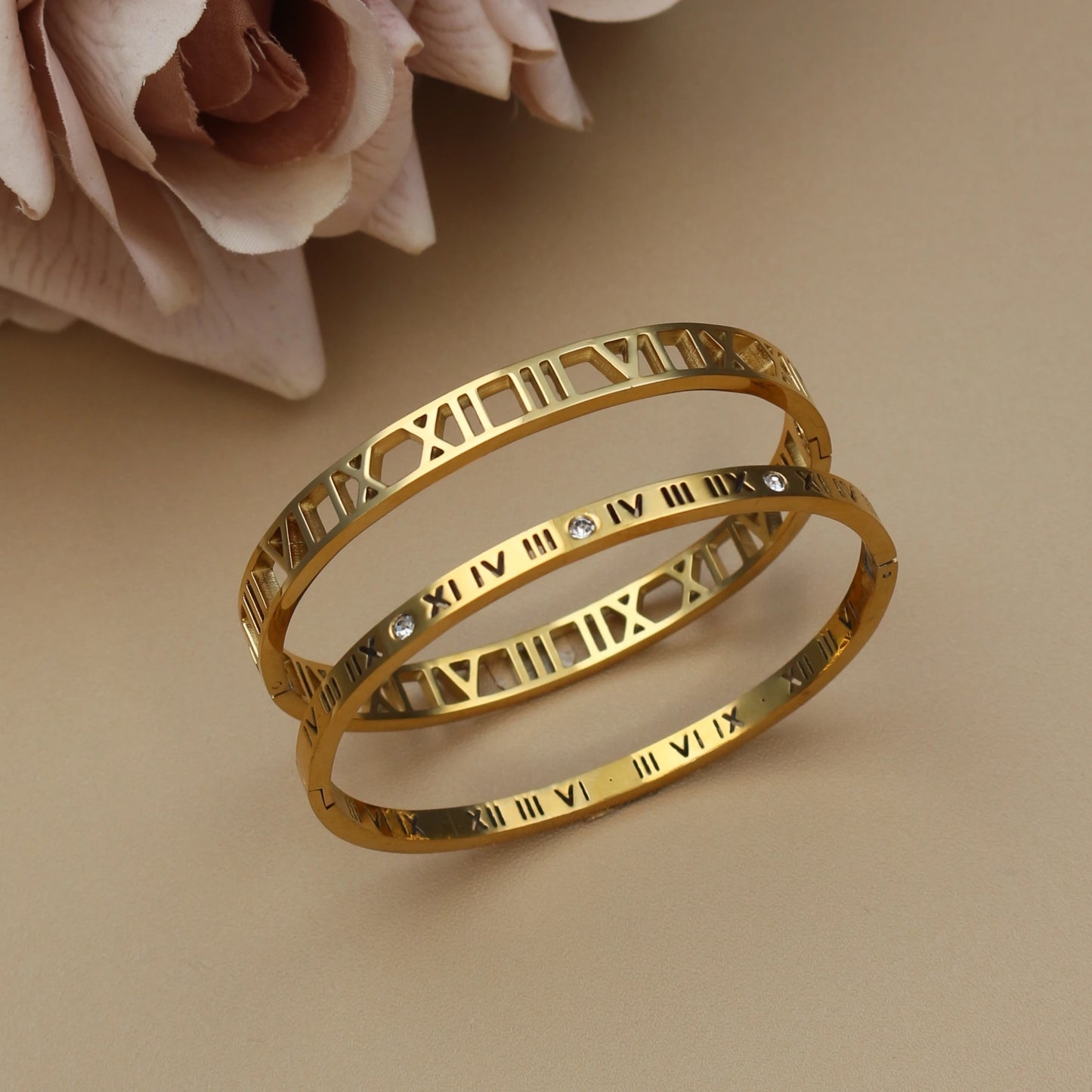 Fashion Stainless Steel Crystal Cutout Roman Numeral Design Gold Color Bracelet Women's Jewely