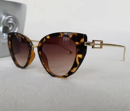 Oversized Cat Eye Women Designer Fashion Square Big Frame UV400 Sunglasses
