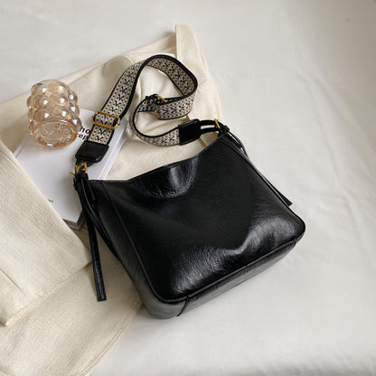 Women's Fashionable High-end Retro Small Leather Handbag Bag