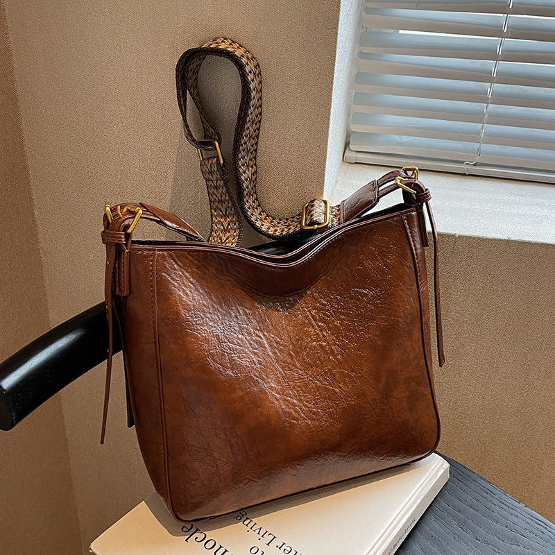 Women's Fashionable High-end Retro Small Leather Handbag Bag