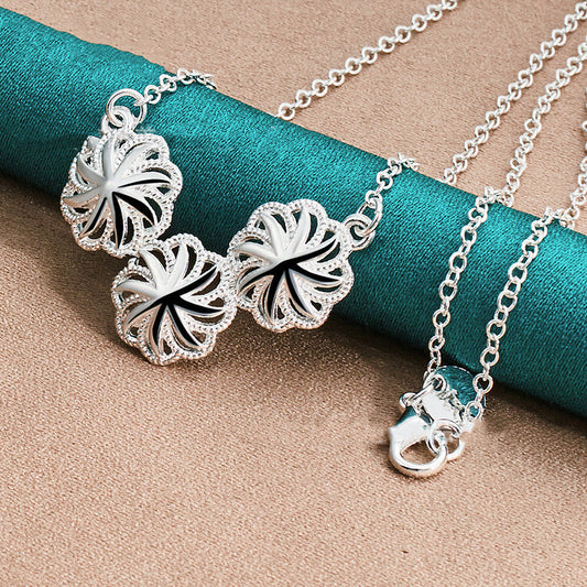 45cm Women Fashion Silver Flower-shaped Hollow Pendant Necklace