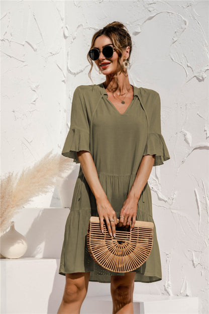 Women V-neck trumpet sleeve cake stylish stitching party dress